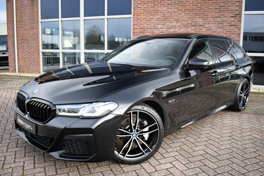BMW 5 Serie Touring 530e M-Sport Pano 20inch Comf-stoel ACC 360 Laser HUD