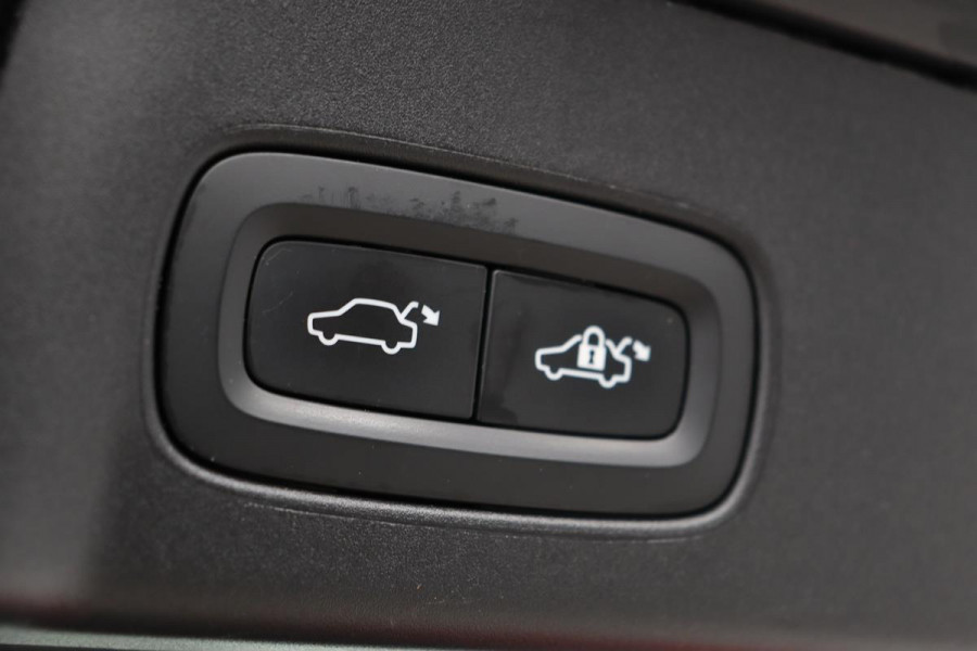 Volvo V90 2.0 T5 Inscription | Panoramadak | Trekhaak | Carplay | Head-up | Camera | Stoel & Stuurverwarming | Park Assist | DAB+