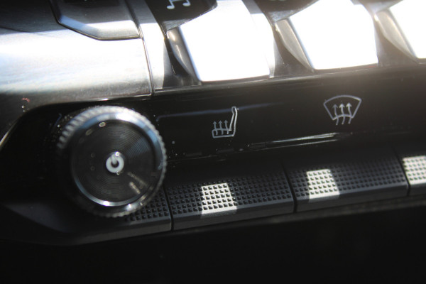Peugeot 3008 1.6 PureTech GT Line | Automaat | Trekhaak | 19" LM | PDC | Panoramadak | Elektrische kofferklep |