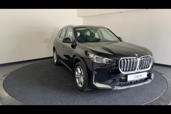 BMW iX1 xDrive30 Launch Edition | Comfort Pack Harman Kardon | Premium Pack | 18" LMV | LED | € 485,- per maand | 6.000 km GRATIS laden*