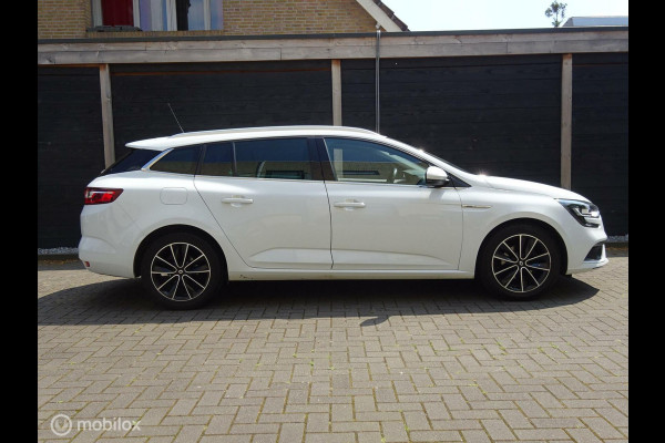 Renault Mégane Estate 1.2 TCe 132 PK Bose 17" / R-Link full map navigatie / Half Leder / Headup displ.