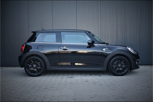 MINI Mini 1.5 Cooper Salt | Automaat | Stoelverwarming | PDC A. | Keyless | Airco | Cruise Control |