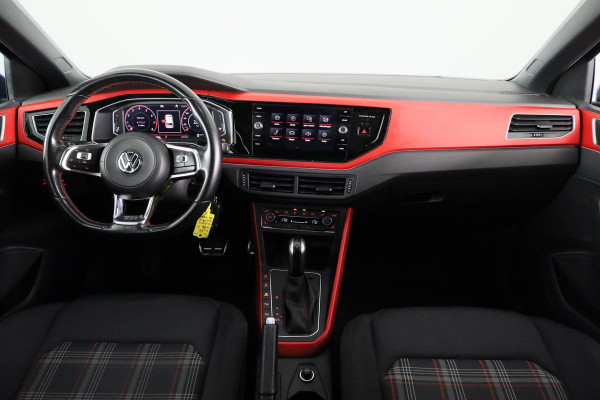 Volkswagen Polo 2.0 TSI GTI 200 pk DSG Automaat | Navigatie via App | Panorama dak | Digital Dash | Led | Clima | PDC