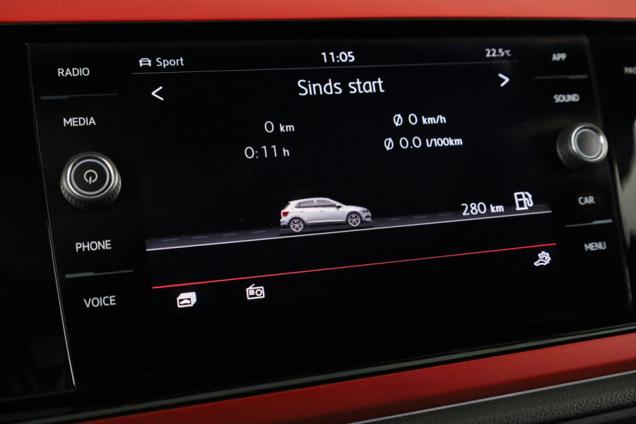 Volkswagen Polo 2.0 TSI GTI 200 pk DSG Automaat | Navigatie via App | Panorama dak | Digital Dash | Led | Clima | PDC