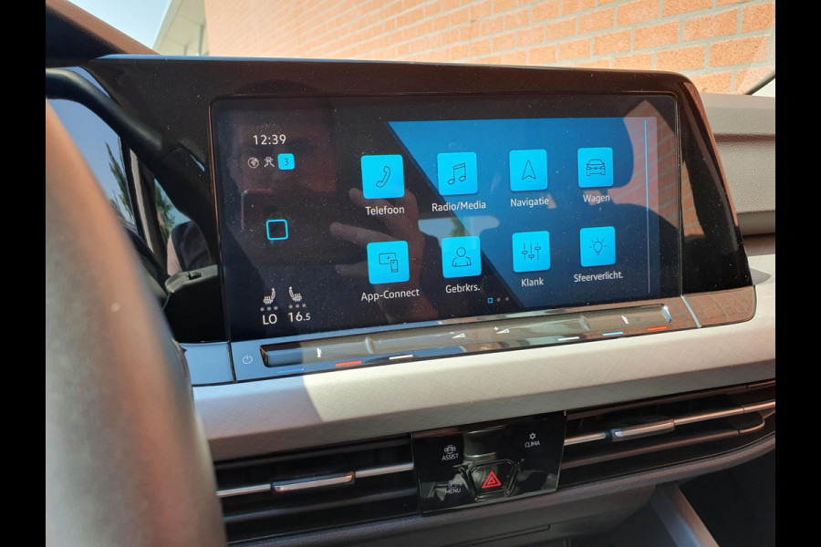 Volkswagen GOLF Variant 1.5 TSI 131pk Life | Navigatie | Apple Carplay/Android auto | Climate Control | Parkeersensoren | Adaptive Cruise Control | Stoel- en stuurverwarming | Ledverlichting
