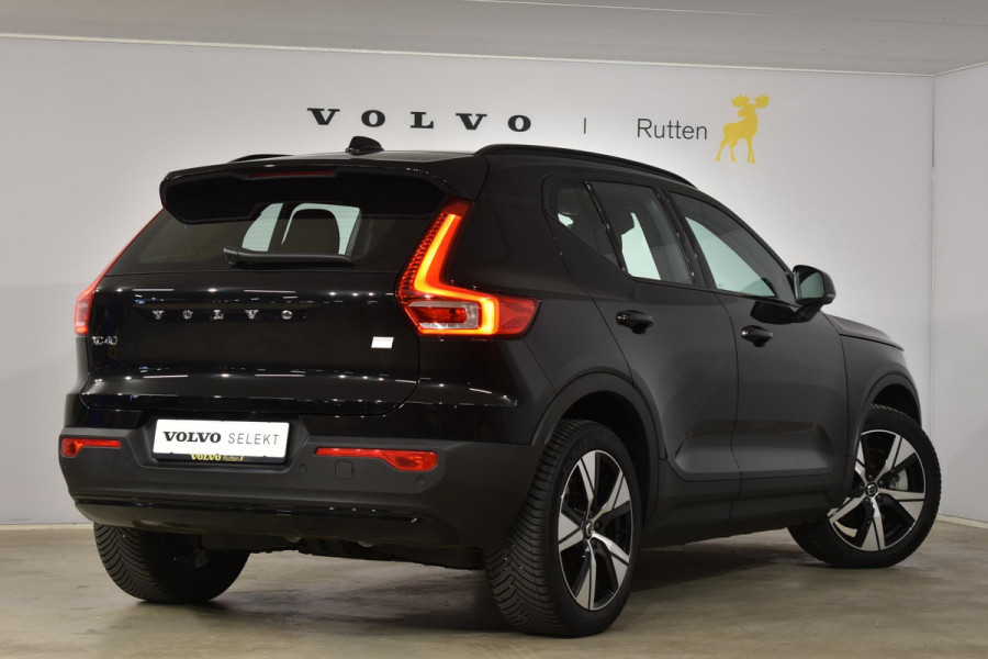 Volvo XC40 Recharge Plus 231PK / 70 KWh Batterij / Driver Assist / Nubuck Textiel bekleding / Climate pack / Trekhaak / Google Maps