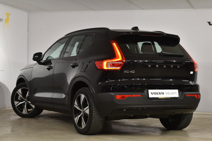 Volvo XC40 Recharge Plus 231PK / 70 KWh Batterij / Driver Assist / Nubuck Textiel bekleding / Climate pack / Trekhaak / Google Maps