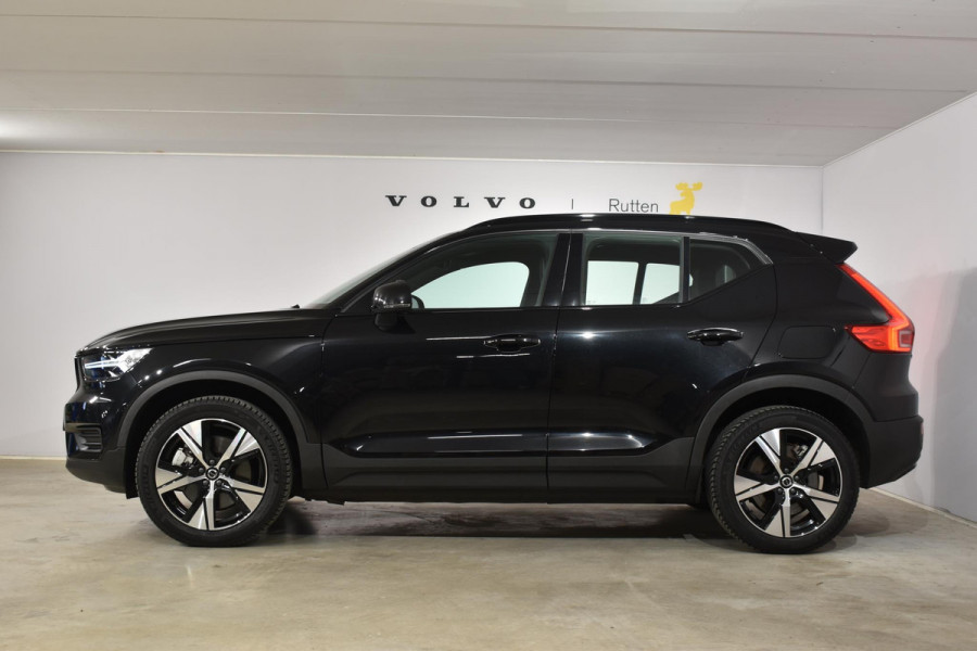 Volvo XC40 Recharge Plus 231PK / 70 KWh Batterij / Driver Assist / Nubuck Textiel bekleding / Climate pack / Trekhaak / Google Maps