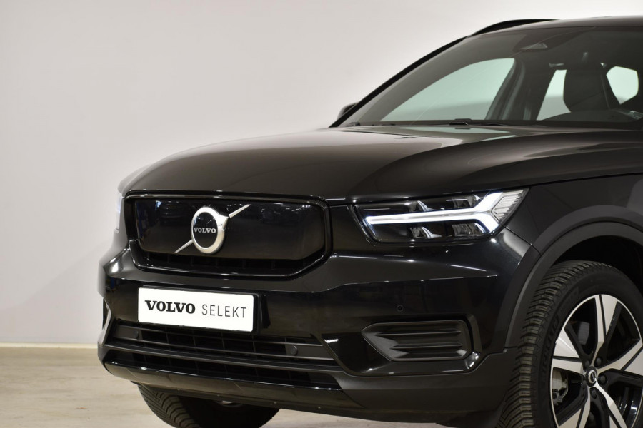 Volvo XC40 Recharge Plus 231PK / 70 KWh Batterij / Driver Assist / Nubuck Textiel bekleding / Climate pack / Trekhaak / Google Maps