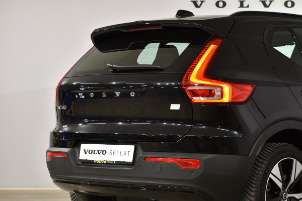 Volvo XC40 Recharge Plus 231PK / 70 KWh Batterij / Driver Assist / Nubuck Textiel bekleding / Climate pack / Trekhaak / Google Maps