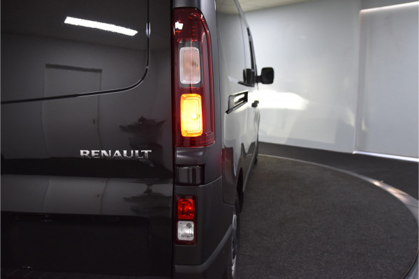 Renault Trafic 2.0 dCi 150 PK T30 L2H1 Comfort | Cruise | Camera | PDC | Stoelverwarming | App Connect | Airco | 4-seizoens banden | Trekhaak | LED | 6700