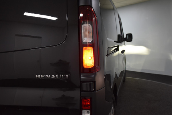 Renault Trafic 2.0 dCi 150 PK T30 L2H1 Comfort | Cruise | Camera | PDC | Stoelverwarming | App Connect | Airco | 4-seizoens banden | Trekhaak | LED | 8429