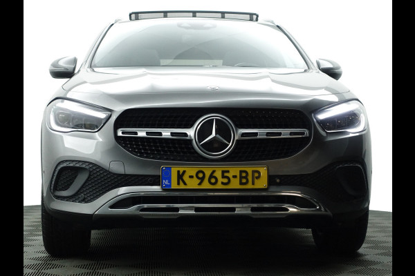 Mercedes-Benz GLA 200 AMG Solution Luxury Aut- Leer I Panodak I Sfeerverlichting I Memory Seats I Camera