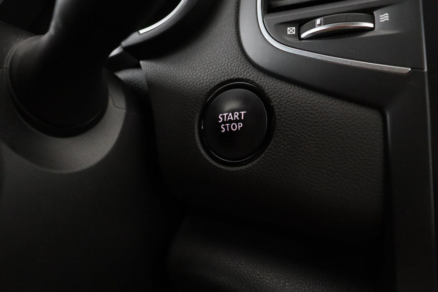Renault Mégane 1.5 dCi Limited | EDC | Carplay | PDC | Climate control | DAB+ | Navigatie | Cruise control | Bluetooth