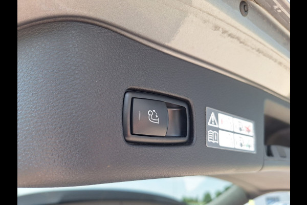 Mercedes-Benz GLE 500 e AMG 4MATIC 408 PK | Luchtvering | Trekhaak af Fabriek | Lederen Bekleding | 360 Camera | Panorama Dak | Stoel verwarming | Beker verkoeling/Verwarming | Harman Kardon |
