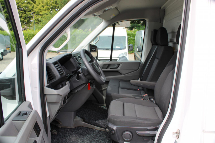 Volkswagen Crafter Meubelbak met laadlift L*B*H = 420*210*224