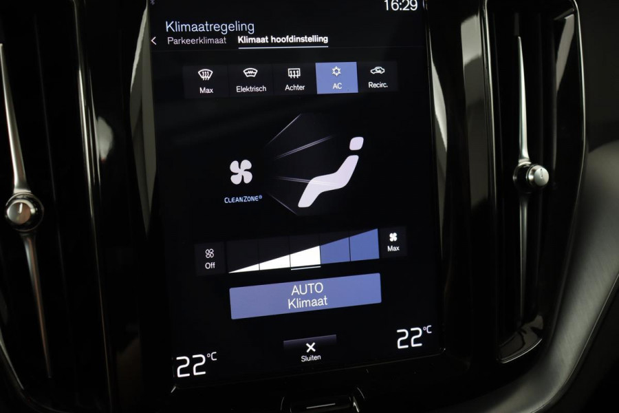 Volvo XC60 2.0 T8 Twin Engine Momentum | Leder | Camera | Panoramadak | Full LED | Navigatie | PDC | Voorruitverwarming