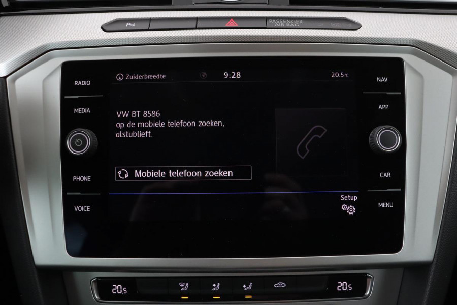 Volkswagen Passat 1.5 TSI Comfortline | Trekhaak | Adaptive cruise | Full LED | Navigatie | Keyless | Carplay | PDC | Getint glas