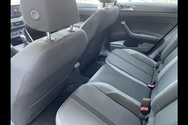 Volkswagen Polo 1.0 TSI 110pk DSG Highline | Navigatie | Apple Carplay/Android auto | Parkeersensoren | Adaptive Cruise Control | Verwarmbare voorstoelen | Extra getint glas | Climate Control