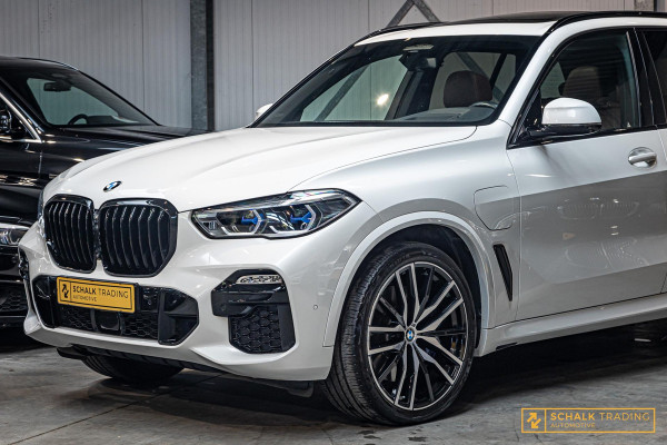 BMW X5 XDrive45e High Executive M-sport B&W Pano Full option