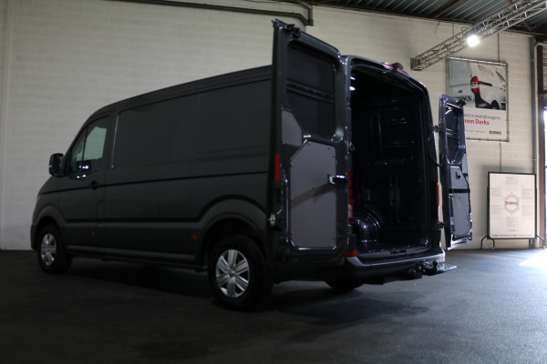 Volkswagen Crafter 2.0 TDI 177pk L3 H2 Automaat Airco Navigatie Camera Trekhaak