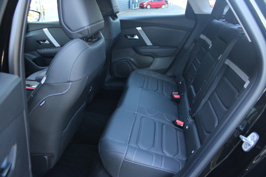 Citroën C4 X 1.2 130PK AUTOMAAT SHINE | LEDEREN BEKLEDING | MASSAGE STOELEN | STOEL/VOORRUIT/STUUR VERWARMING | ELEKTRISCH VERSTELBARE STOEL | DRAALOZE TELEFOONLADER | ELEKTRISCH BEDIENBARE ACHTERKLEP | KEYLESS ENTRY/START | NAVIGATIE 10" TOUCHSCREEN | APPLE CARPLAY/ANDROID AUTO | ACHTERUITRIJ CAMERA | CLIMATE CONTROL | LICHTMETALEN VELGEN 18" | FULL LED KOPLAMPEN | HEAD UP DISPLAY | NIEUWE AUTO! |