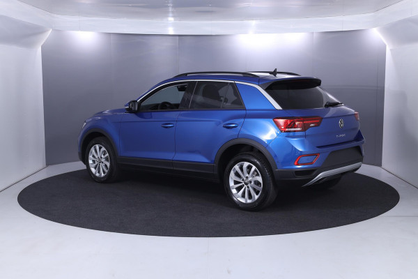 Volkswagen T-Roc Life Edition 1.0 85 kW / 115 pk TSI SUV 6 versn. H and