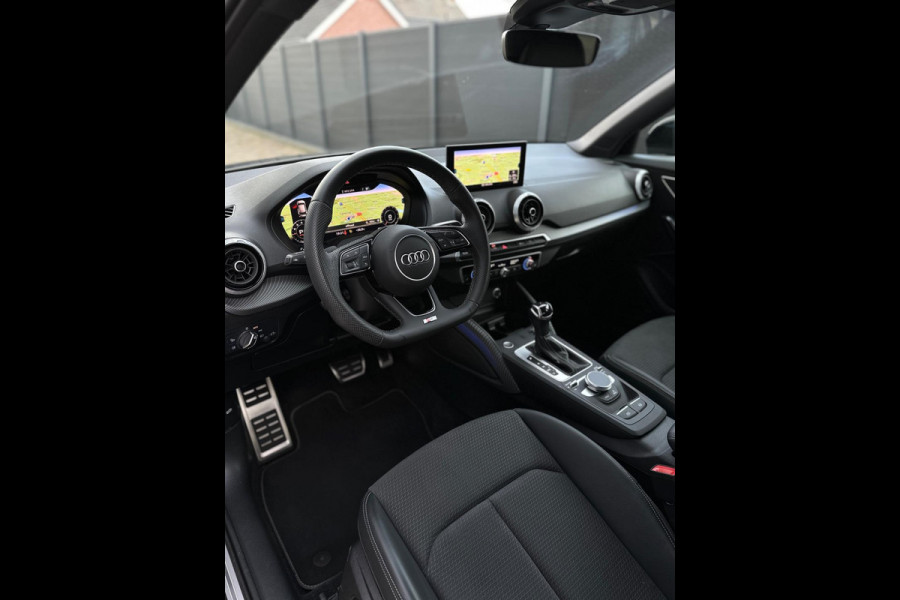 Audi Q2 35 TFSI 3x S-Line CarPlay Panorama