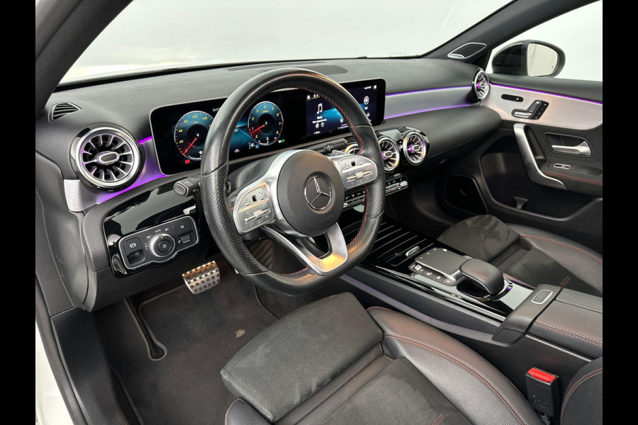 Mercedes-Benz A-Klasse 220 4MATIC AMG Pano ACC Sfeer Memory