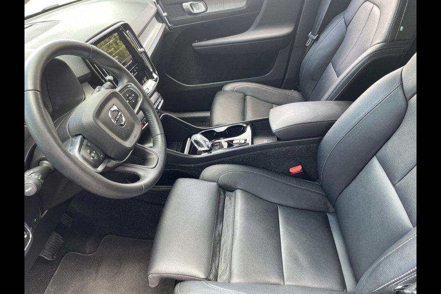 Volvo XC40 1.5 T4 211pk DCT Inscription | Navigatie | Apple Carplay/Android Auto | Elektrische achterklep | Parkeersensoren | Park Assist | Cruise Control | Leder interieur | Ledverlichting | Keyless Entry/Start | Climate Control
