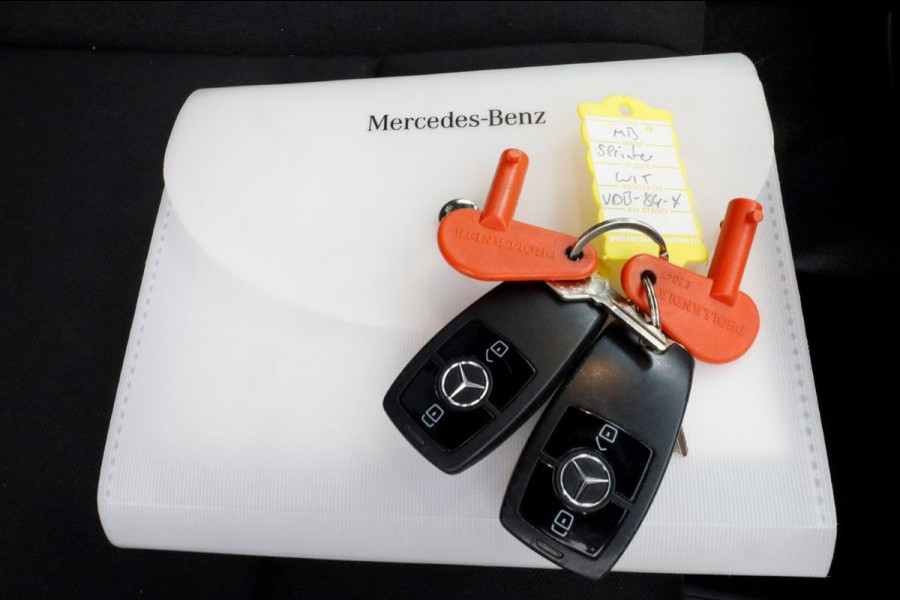 Mercedes-Benz Sprinter 516 CDI 163pk 7G Automaat Bakwagen met laadklep en zijdeur 10-2019