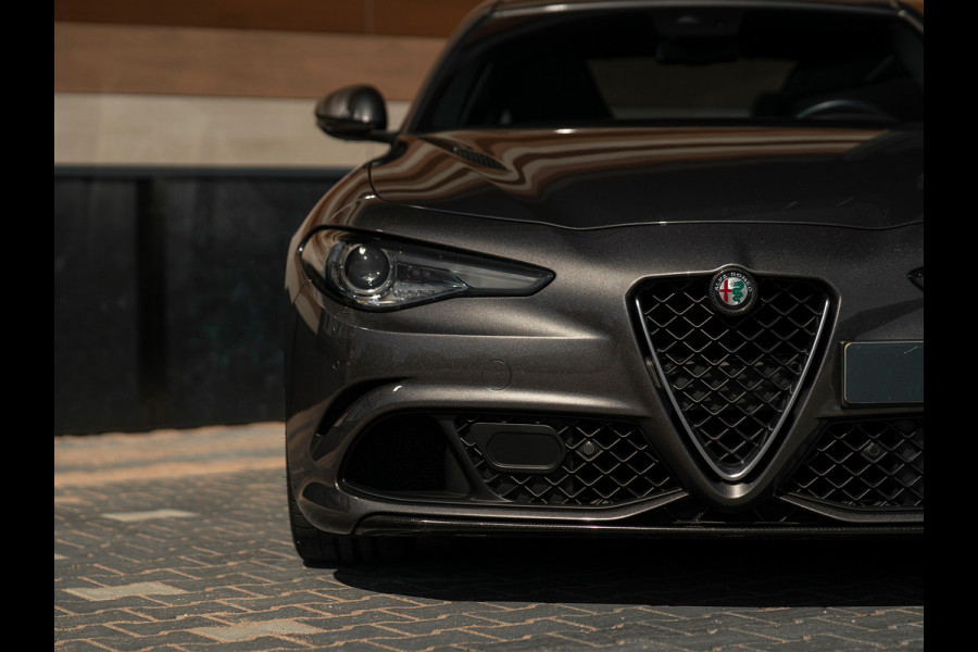 Alfa Romeo Giulia 2.9 V6 Quadrifoglio | Carbon stoelen | Camera | NL-auto