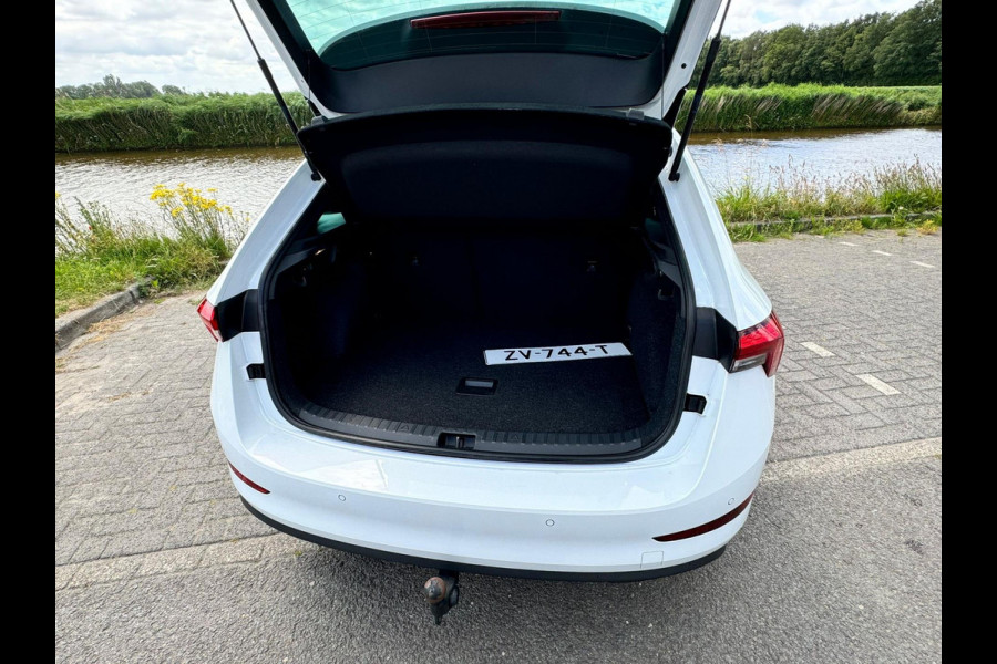 Škoda SCALA 1.5 TSI Sport Business /Carplay / Clima / Trekhaak / Stoelverw.