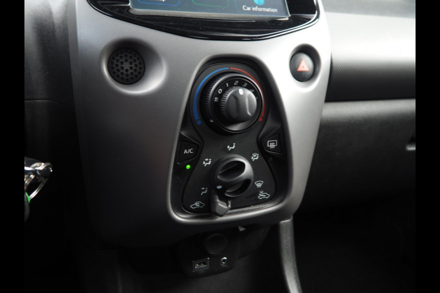 Peugeot 108 1.0 e-VTi Active / Navigatie / Camera / DAB+ / Bluetooth / Airco