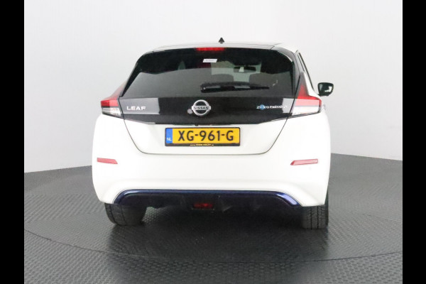 Nissan Leaf Tekna 40 kWh | 360° camera | Stuurverwarming | Stoelverwarming&koeling | Navi | achterbank verwarmd | Apple Carplay/Android