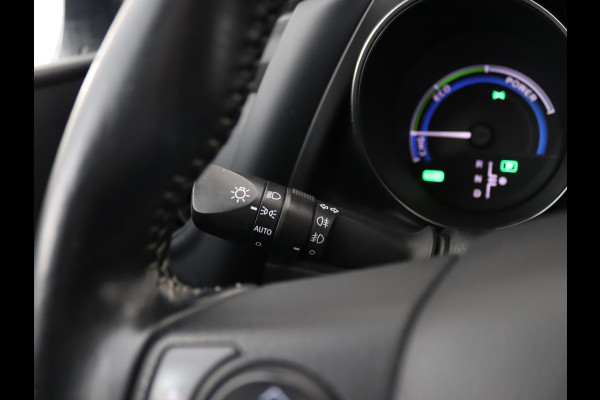 Toyota Auris Touring Sports 1.8 Hybrid Freestyle | Navigatie | Panoramadak | Cruise control |