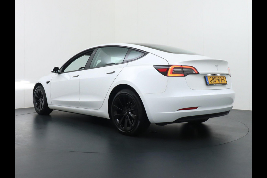 Tesla Model 3 Standard RWD Plus 60 kWh | *31.899,- NA SUBSIDIE* | BTW VERREKENBAAR! | PANO | LEDER | STOELVERWARMING