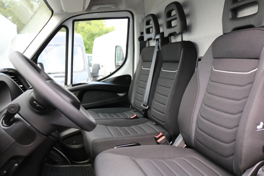 Iveco Daily 35C18 3.0 L2 H2 Automaat Airco Trekhaak 3.5T