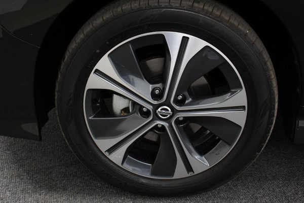 Nissan Leaf N-Connecta 40 kWh | € 2000,- subsidie mogelijk particulier !  | Navigatie | Bluetooth | Cruise Control | Lichtmetalen Velgen | Camera