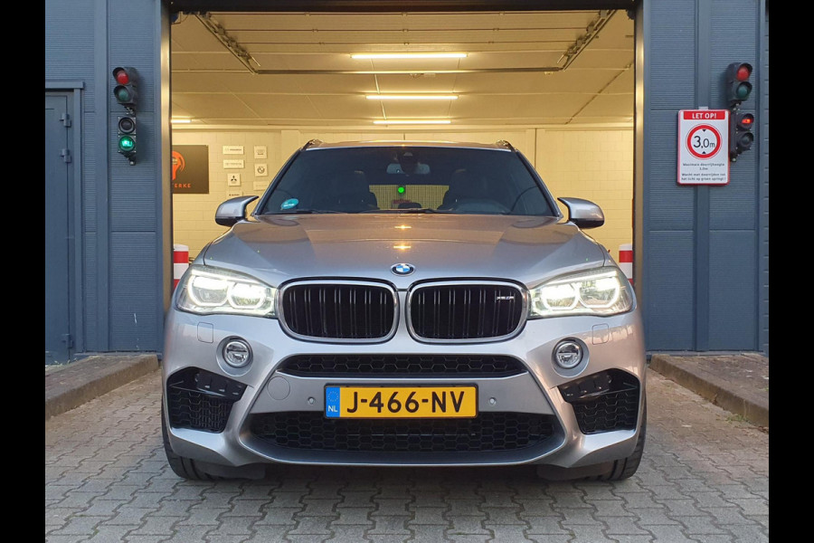 BMW X5 M / 60.000 KM !!! / NWE BEURT, REMMEN, BANDEN & ACCU / APPLE CARPLAY / LEDER + MEMORY / ''22 LM-VELGEN / HUD / H-K / PANO !