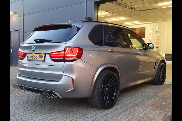 BMW X5 M / 60.000 KM !!! / NWE BEURT, REMMEN, BANDEN & ACCU / APPLE CARPLAY / LEDER + MEMORY / ''22 LM-VELGEN / HUD / H-K / PANO !