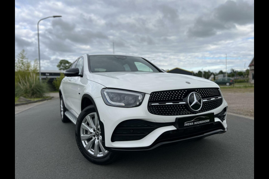 Mercedes-Benz GLC Coupé 300e 4MATIC AMG Schuifdak|Camera 360°|Burmester®|Keyless|Sfeerverlichting|Night pakket|Achterbank verw.