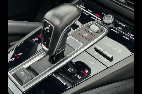 Porsche Cayenne 3.0 E-Hybrid Sport Design|Sport Chrono|Softclose doors|Panoramadak|Camera 360°|ACC|Apple Carplay|Sfeerverlichting