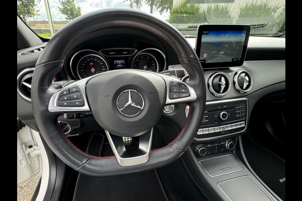 Mercedes-Benz GLA 220 4MATIC AMG, Harman/Kardon, Panoramadak, Winter wielen 19", DAB, Trekhaak, . Een proefrit levert het bewijs. Neem contact op en we maken een afspraak!