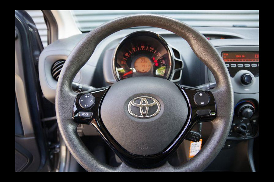 Toyota Aygo 1.0 VVT-i x-fun 5-DRS, AIRCO, CRUISE, ELEKTR. PAKKET, BLUETOOTH, NL AUTO, NAP
