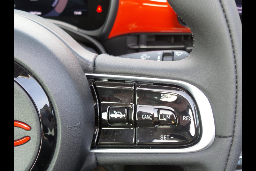 Fiat 500E CABRIO RED 42 kWh | Clima | Navi | Draadloos laden smartphone | Apple Carplay | PDC