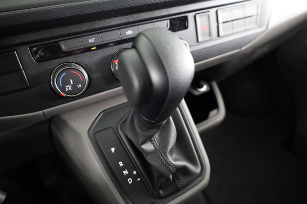 Volkswagen Transporter 2.0 TDI L2H1 28 150 pk Automaat (DSG) | Navigatie | Parkeersensoren | Achteruitrijcamera | Cruise control | Apple Carplay/Android Auto |
