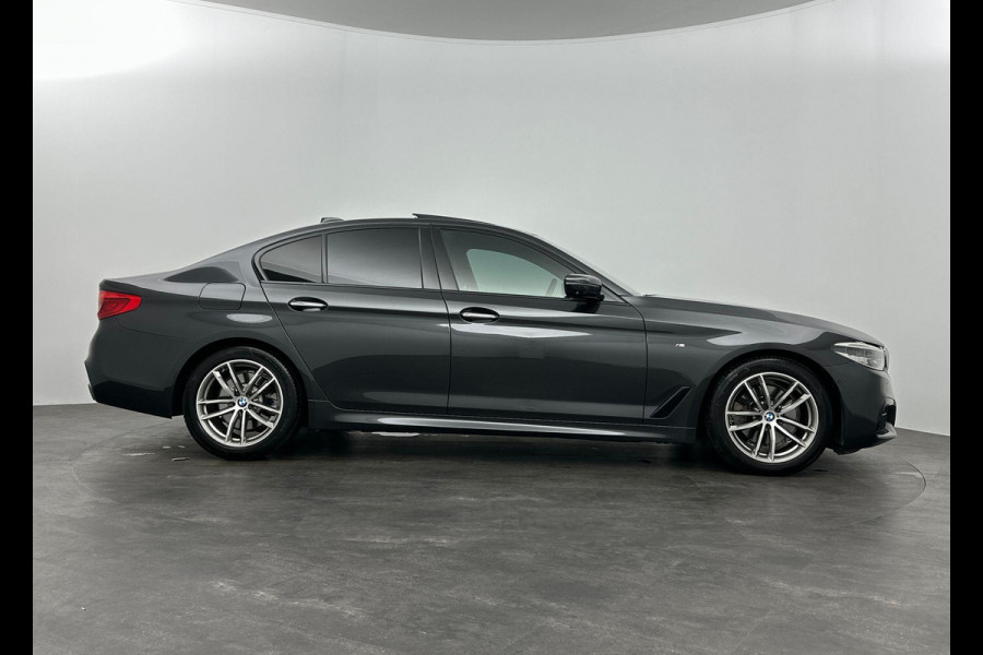 BMW 5 Serie 520d xDrive M Sport ACC 360 H&K Dakraam