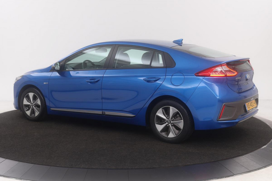 Hyundai IONIQ Comfort EV | 1e eigenaar | Carplay | Adaptive Cruise | * € 2.000,- SUBSIDIE * | Camera | Keyless | Navigatie | Lane Assist