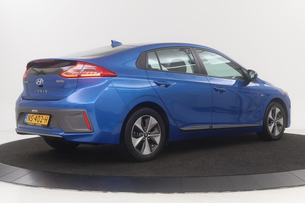 Hyundai IONIQ Comfort EV | 1e eigenaar | Carplay | Adaptive Cruise | * € 2.000,- SUBSIDIE * | Camera | Keyless | Navigatie | Lane Assist